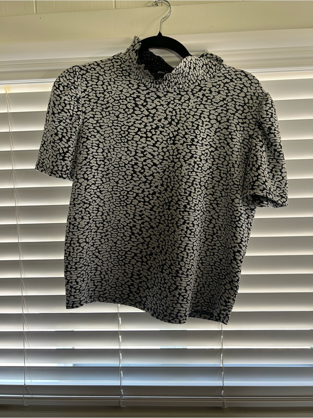 Zara Black and White Mock Neck Short-Sleeve Printed Tee